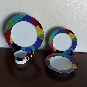 Mikasa California MS101 Current 4 PC Colorful‎ Geometric Dinnerware Set